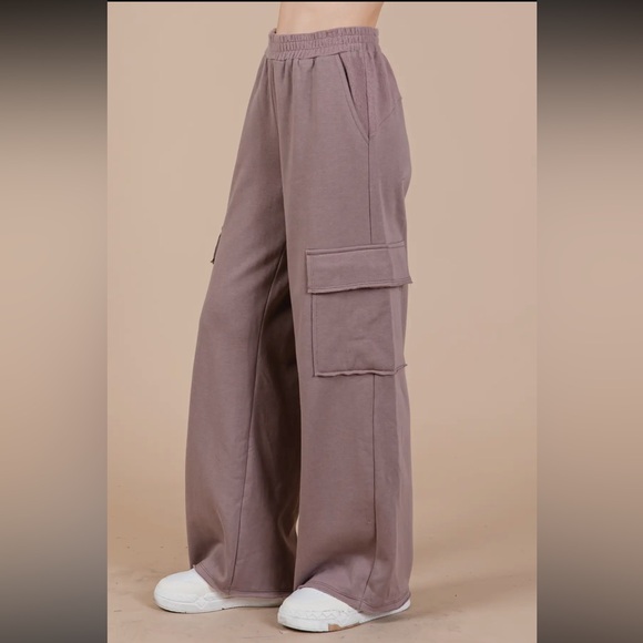 French Terry Cargo Sweats - Picture 6 of 7